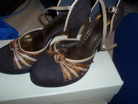 Spoločenská obuv na vysokom opätku, 25 eur, 39