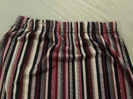 Dlhá elegantná sukňa, s