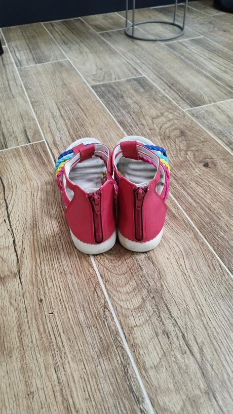 Sandalky, pepperts,35