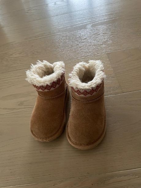 Ugg čižmičky pre dievčatko 22, ugg,22
