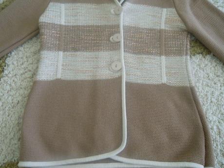 Nenosený svetrík, l