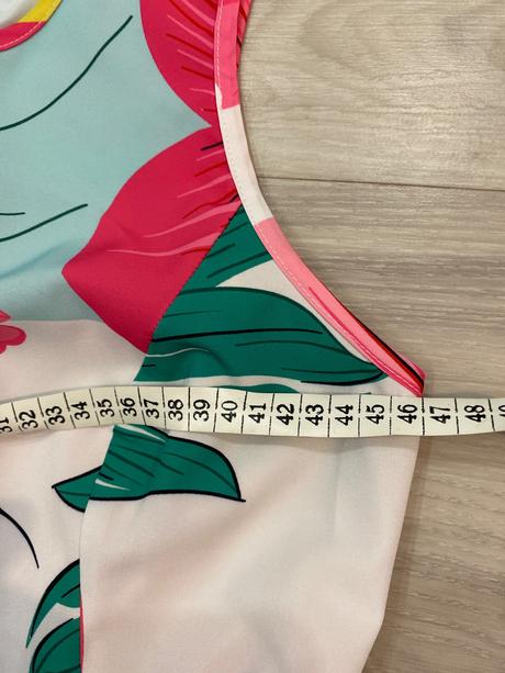 Nádherné šaty s kvetmi, m