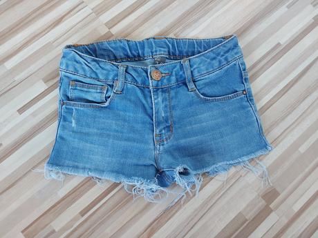 Šortky, zara,128