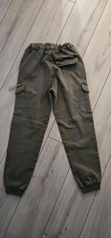 Nohavice v. 164, reserved,164