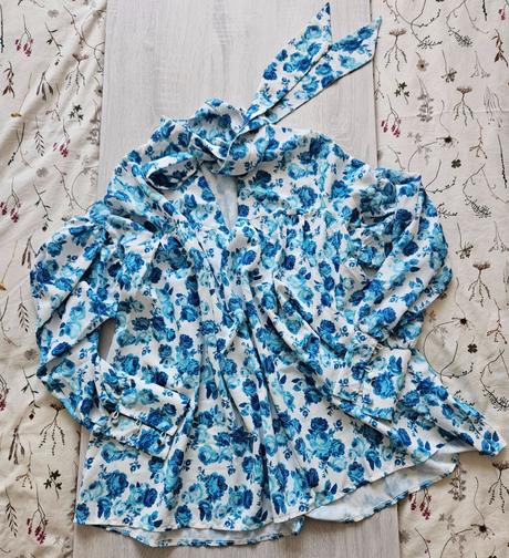 Krásna zaujímavá blúzka, 36