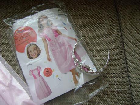 Karnevalové masky princezná a brušná tanečnica, 