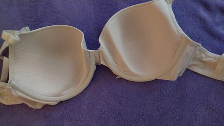 Podprsenka zn. hunkemöller 85c s riasením, 85c