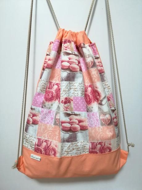 Batoh - makrónky & lososová,