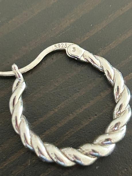 Strieborné náušnice s perlovým príveskom, 