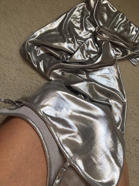 Trend tejto sezony spol. šaty strieborné zn.house, house,m / s / xs