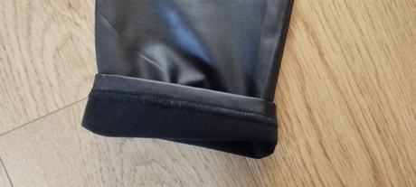 Koženkové nohavice, l