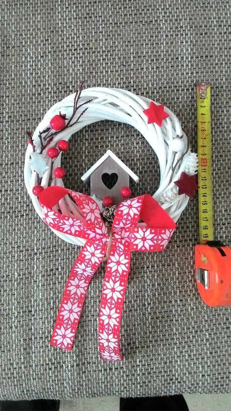 Vianočný venček s vtáčou búdkou, 