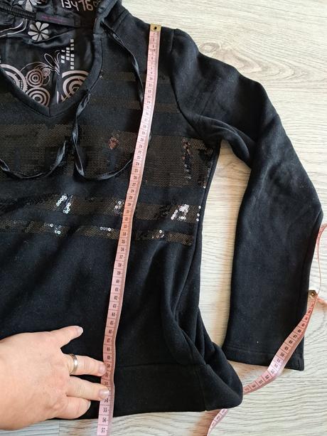 Mikina s lesklou flitrovou aplikáciou, m