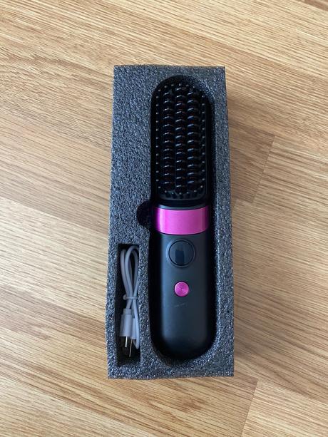 Bezdrôtová žehliaca kefa na vlasy , nepoužitá, 