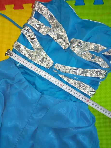 Spoločenské šaty s, s