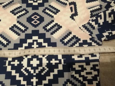 Vzorované zaujímavé šaty vl-m, l