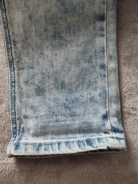 Roztrhané rifle, house,34