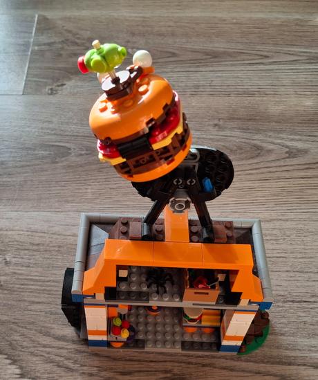 Lego fortnite 77076 reštaurácia durr burger,