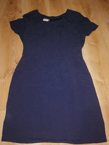 Bodkované šaty, 40