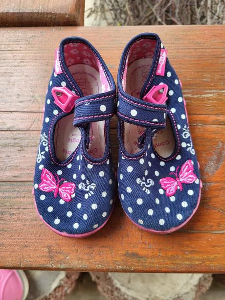 Papučky  + doporučené poštovné, ren but,25