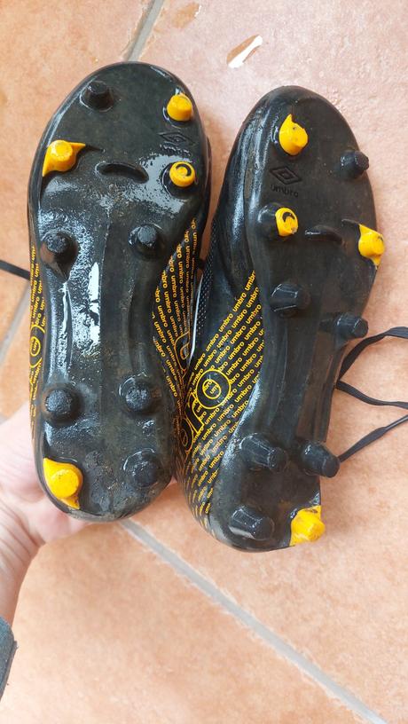 Umbro kopačky, 31