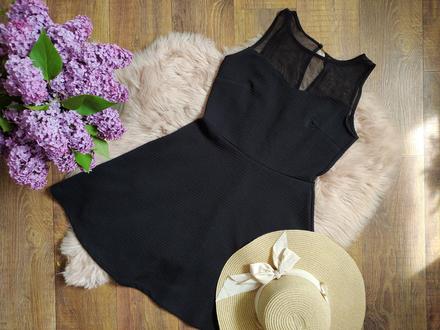 Čierne krátke spoločenské šaty, m