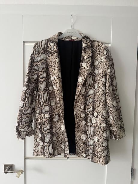 Sako s hadím vzorom, camaieu,38