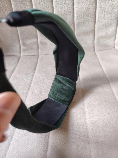 Smaragdovo zelená velúrová čelenka do vlasov, 