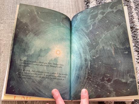 Nikdo není daleko (1999),