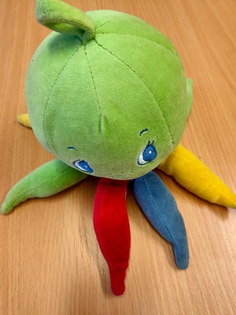 Hrkajúca plyšová chobotnica, 