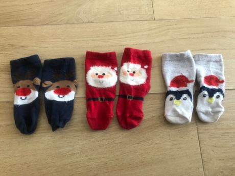 Krásny vianočný svetrík+ponožky gratis, f&f,74