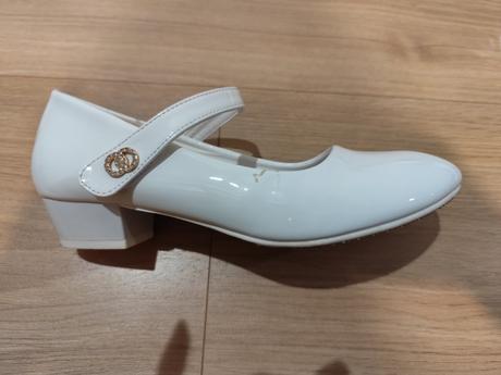 Topánky na prvé sväté omše, 36