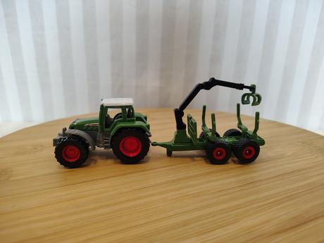Kovový traktor fendt s vlečkou, siku 1645, 1/87,