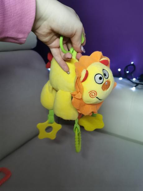Závesná hračka na kočík lev, 