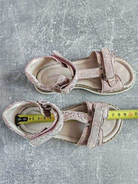 Sandálky, lasocki,29