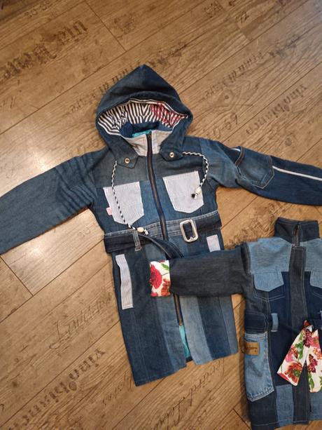 Dva dievčenské riflové kabáty, 110