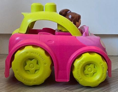 Autíčko mega bloks, 