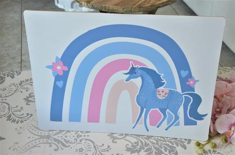 Tvrdšia podložka na stôl,