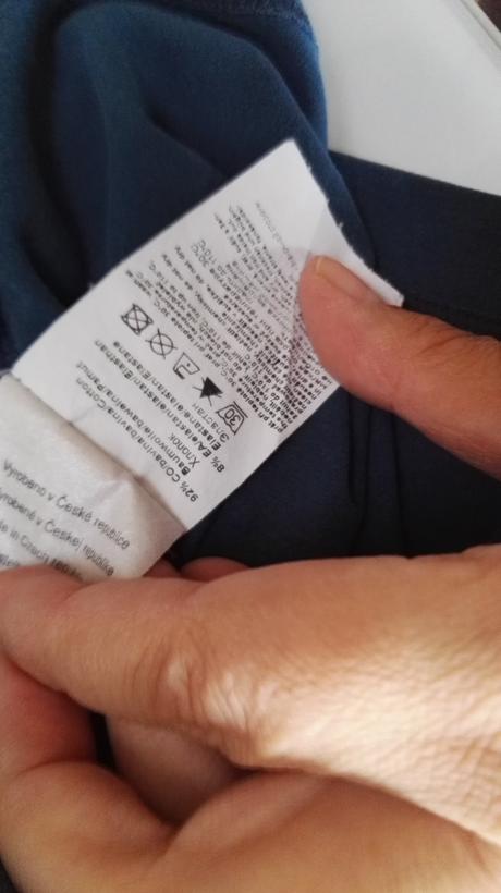 Modré tričko, vzadu potlač, pietro filipi,l