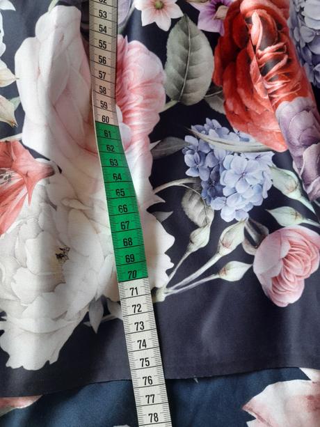 Slàvnostná kràsna sukňa, 40