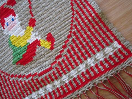 Retro háčkovaná nástenka--65x40,