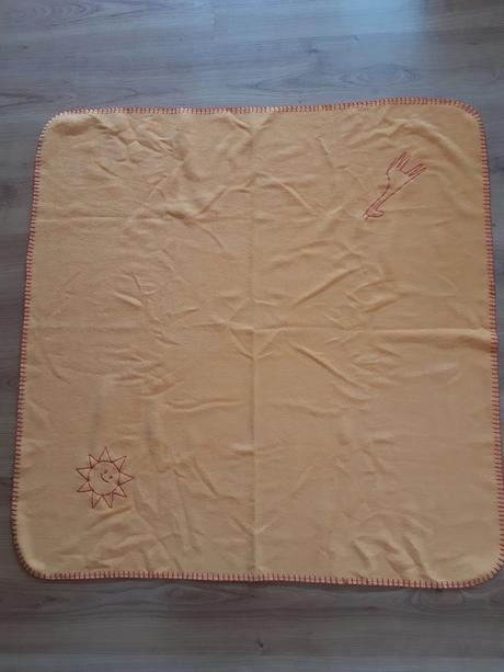 Detska deka stvorec dlzka 90cm,