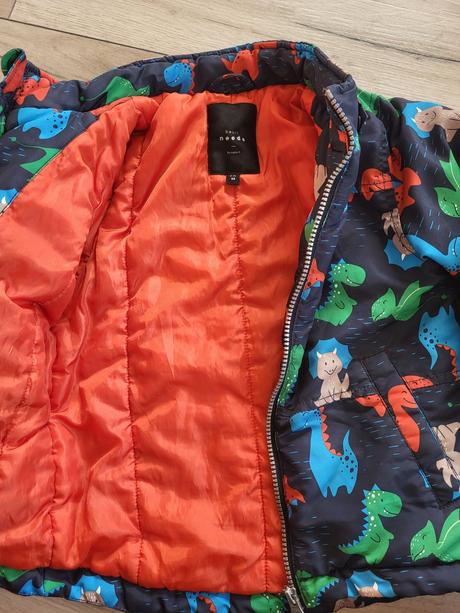 Dinosaurová zimná bunda, 98