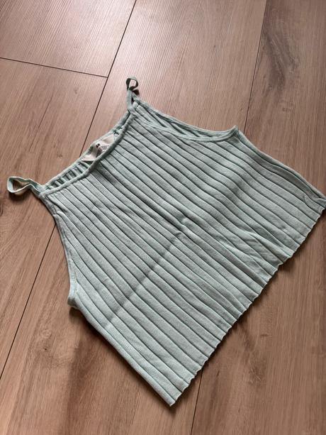 Vrubkovany top, h&m,146