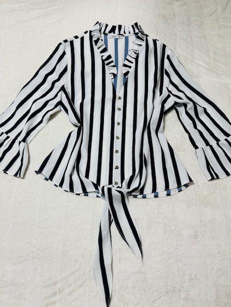 Čiernobiela pásikavá blúzka na uviazanie, m