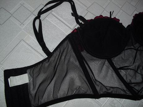 Korzetova braletka luxusna, c&a,75b