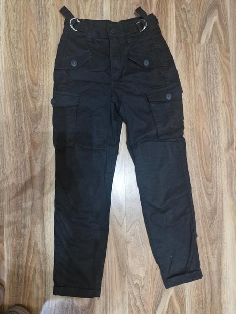 Kapsacove nohavice, bershka,36