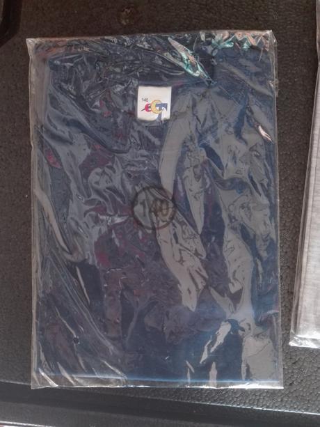 Jednofarebné tričká, 152