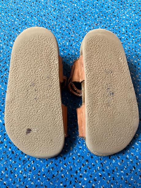 Next sandálky, next,27