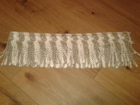 Dekoračná hrubšia krajka 3,9 m x 17 cm,